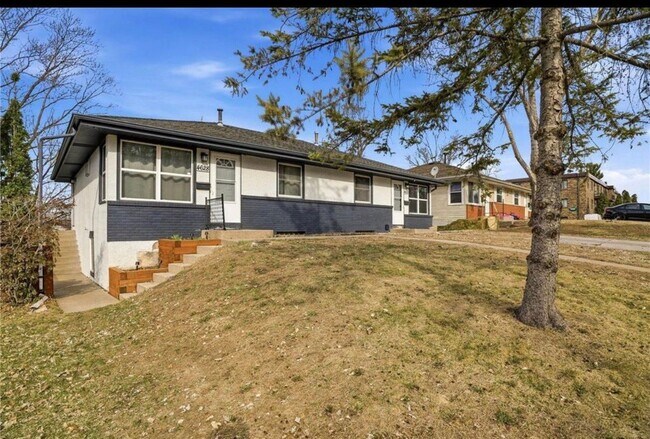 Foto del edificio - 4628 Johnson St NE