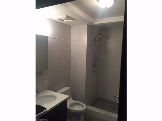 Foto del edificio - 2640 E 14th St