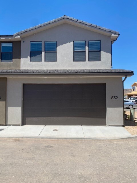 Building Photo - 832 Black Alder Dr