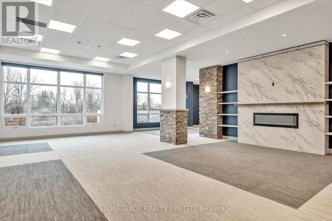 Building Photo - 555 Bonaccord St