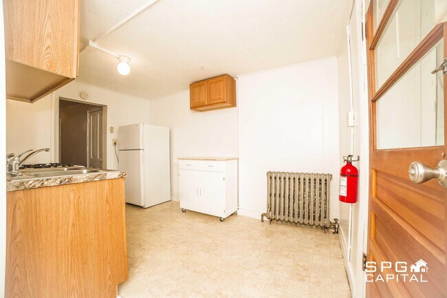Building Photo - 61 E Middle St