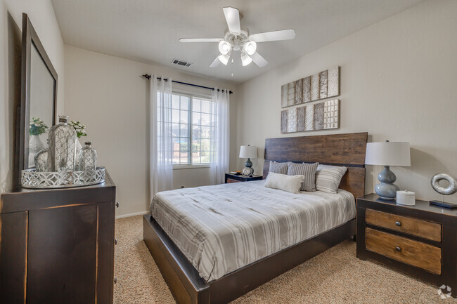 2BR, 2BA - 975SF - Bedroom - Courtyards