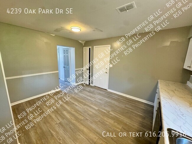 Building Photo - Renovated 2 bed, 1 bath, apartment