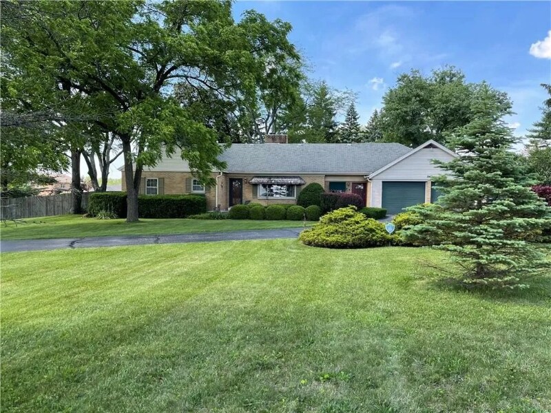 Primary Photo - 949 E Westbrook Rd