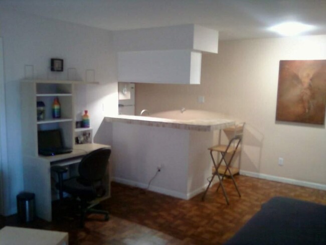 Foto del edificio - 815 Kipling St