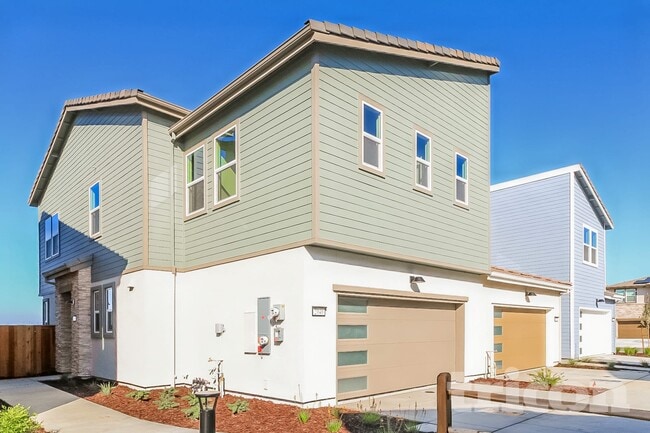 Building Photo - 2046 Delta Vw Ave