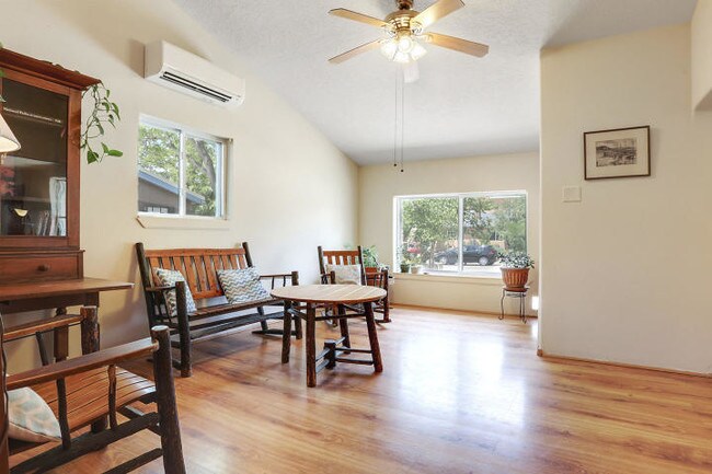 Foto del edificio - 3416 Wilway Ave NE