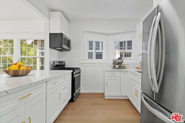 Foto del edificio - 1125 S Lake St