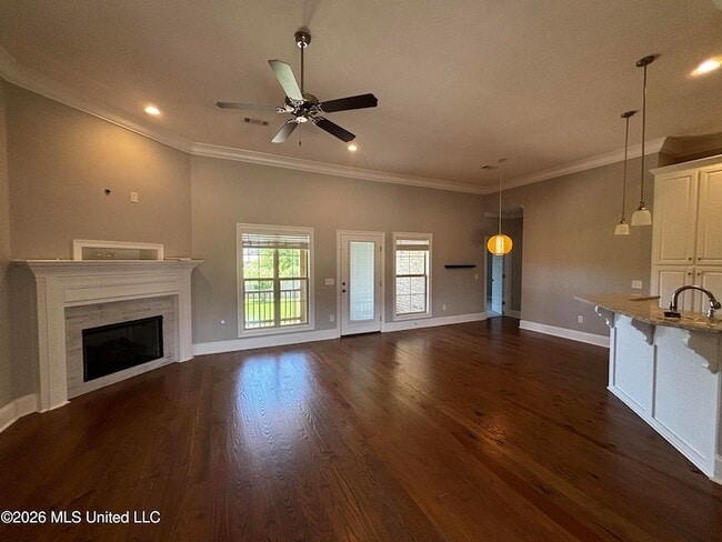 Photo - 310 Candlewood Court Unit House