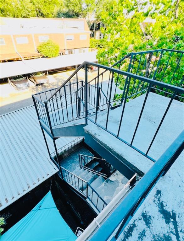 Foto del edificio - 496 N Post Oak Ln