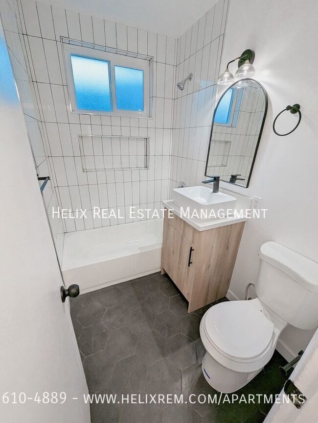 Foto del edificio - 1708 1/2 N. Sierra Bonita Ave-