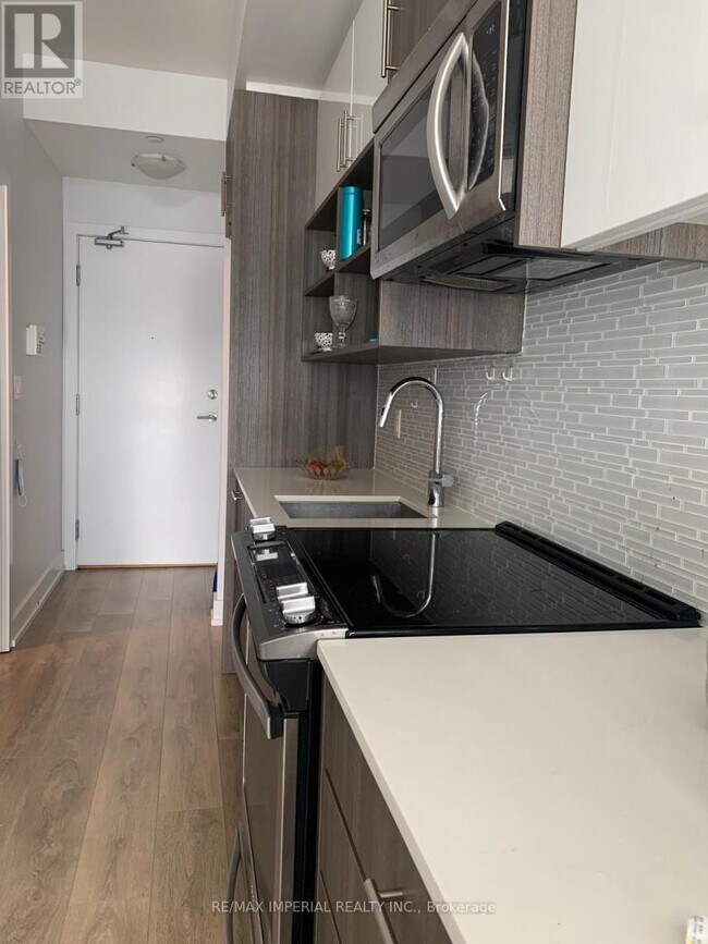 Photo du bâtiment - 1510-1150 FAIRVIEW MALL Dr