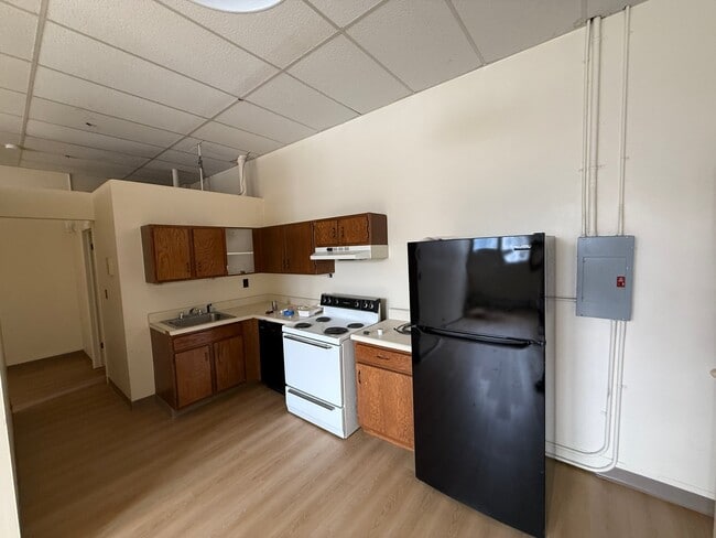 Building Photo - 181 Main St