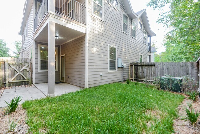 Foto del edificio - 22 Cheswood Manor Drive