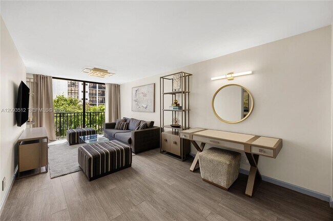 Foto del edificio - 16919 N Bay Rd