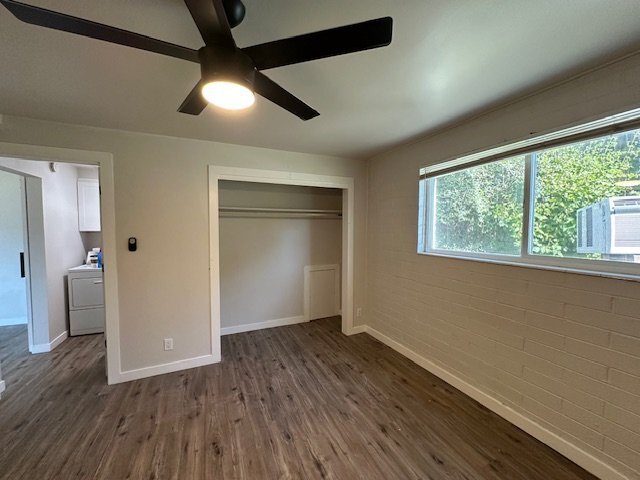 Building Photo - 387 E Redondo Ave