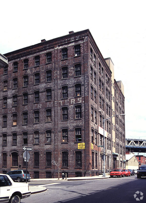 Foto del edificio - 81 Washington Street