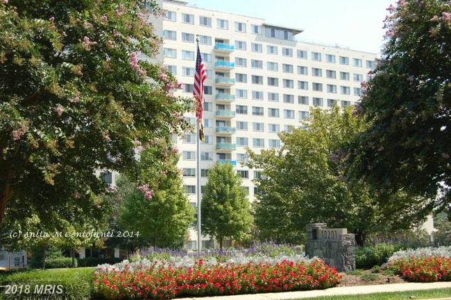 Photo - 10201 Grosvenor Pl Apartment