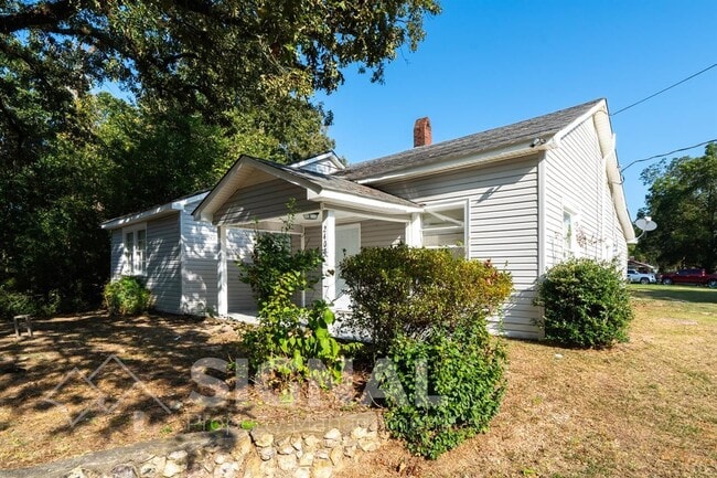 Building Photo - 2408 2nd St NW