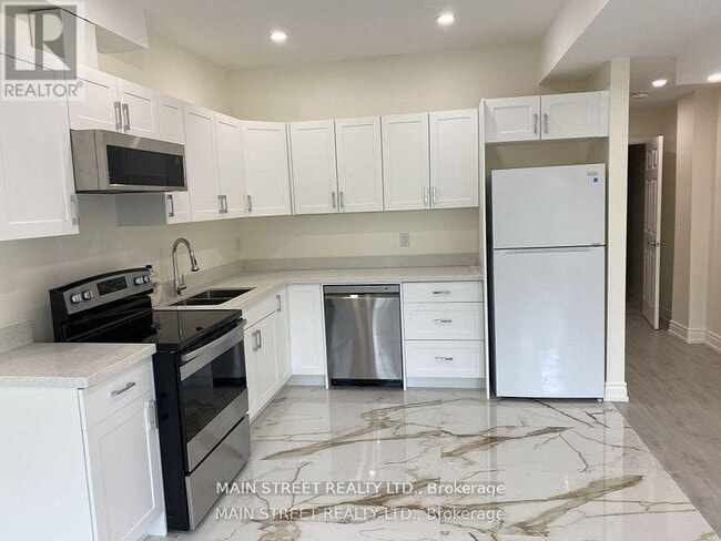 Building Photo - 50 Sharonview Cres