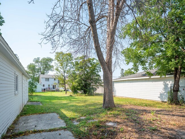 Foto del edificio - 1229 7th Ave SE