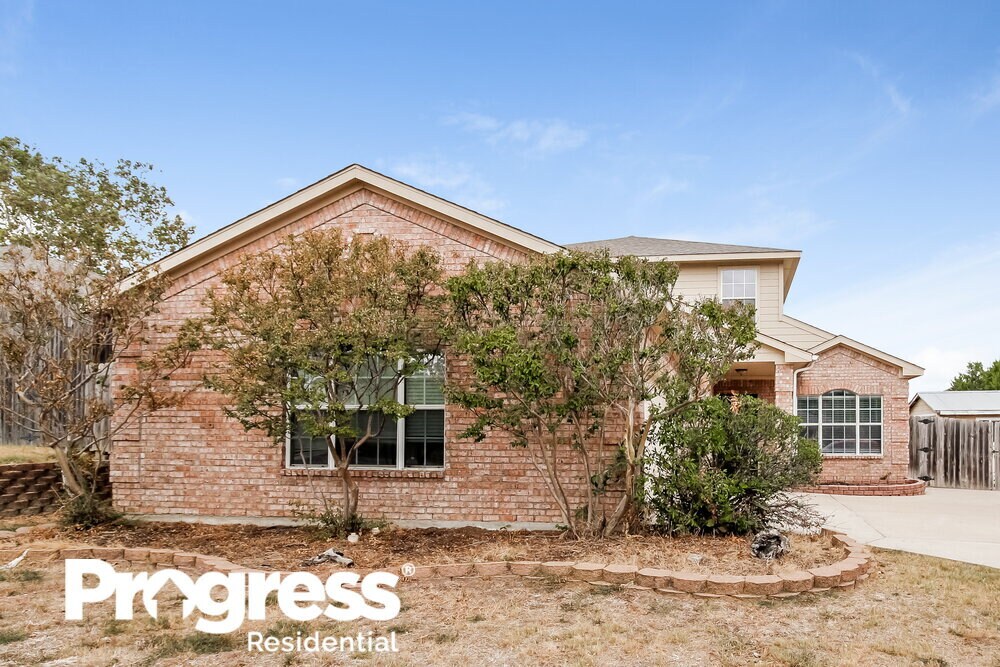 2405 Creekwood St, Corinth, TX 76210 House Rental in Corinth, TX