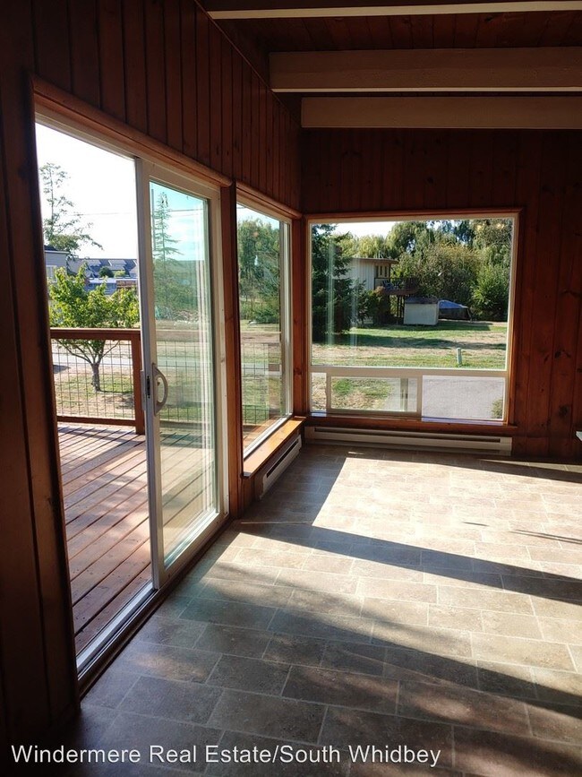 Foto del edificio - 3 br, 2 bath House - 5798 Mutiny Bay Rd