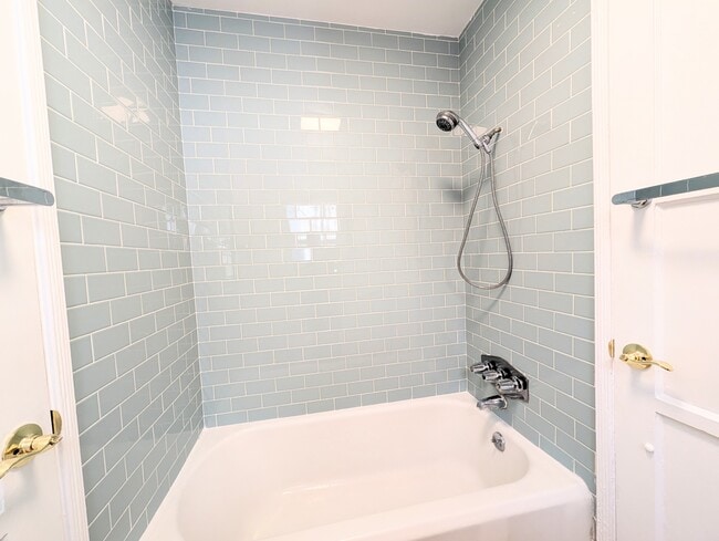 Photo - 1604 Silver Lake Blvd (Los Angeles, CA) Apartment