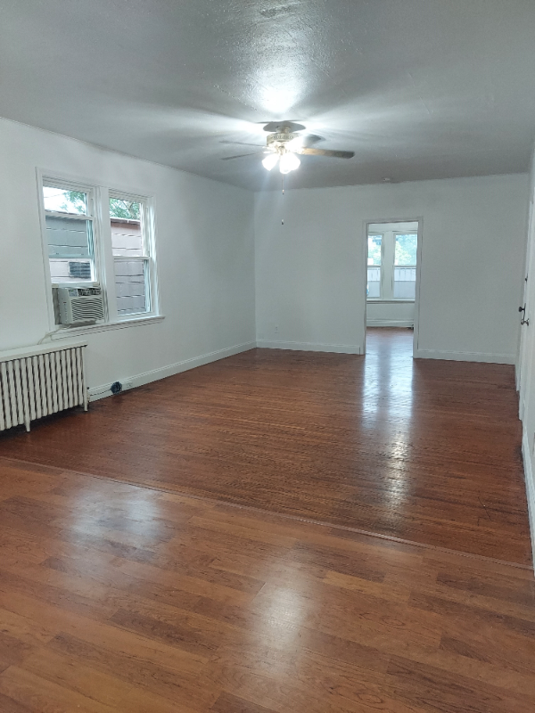 Building Photo - 2065 Beechmont Ave