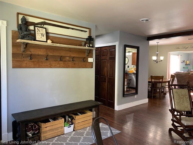 Foto del edificio - 130 Detroit Blvd S