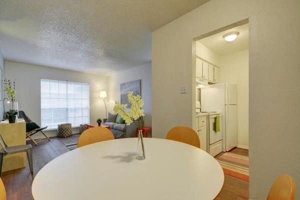 Building Photo - 2510 Elmont Dr