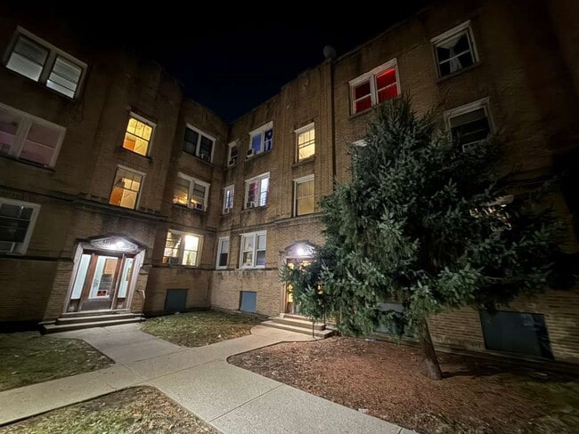 Building Photo - 1707 W Wallen Ave