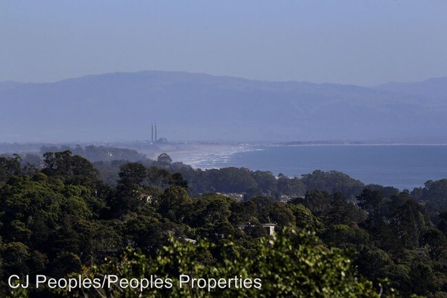 Foto del edificio - 645 Quail Run Rd