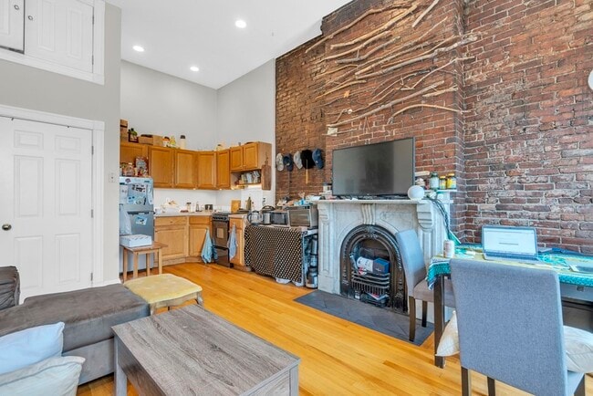 Building Photo - 670 Tremont St