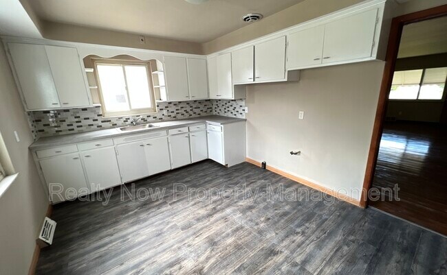 Foto del edificio - 3322 Milverton Rd