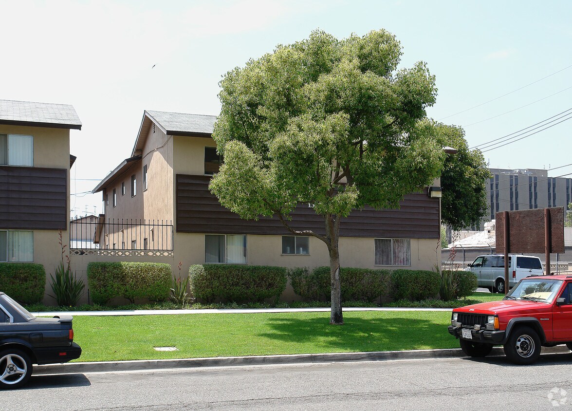 Foto del edificio - 13101 Partridge St