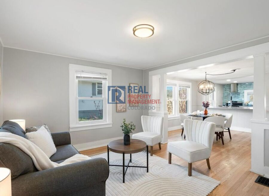 Photo - 3855 Cook St-