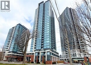 Building Photo - 5 Wellington St S