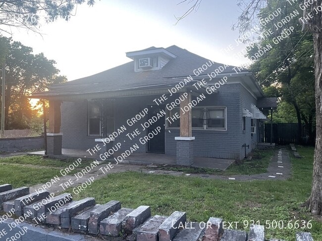 Building Photo - 1826 Scovel St
