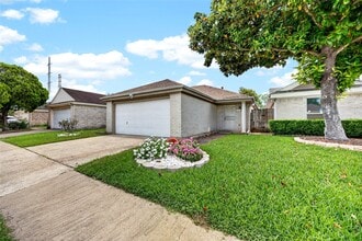 Building Photo - 11103 Bellerive Dr