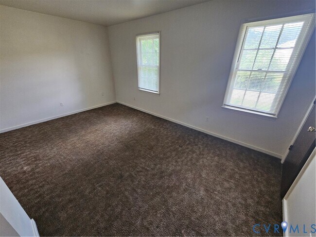 Foto del edificio - 2301 Ives Ln