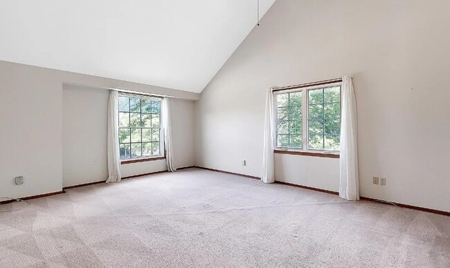 Foto del edificio - 7523 E 26th Ct N