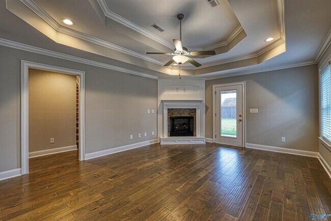 Foto del edificio - 15607 Ironcrest Drive NW