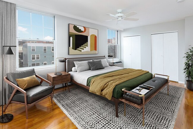 Building Photo - King sided bedroom with tons of closets available