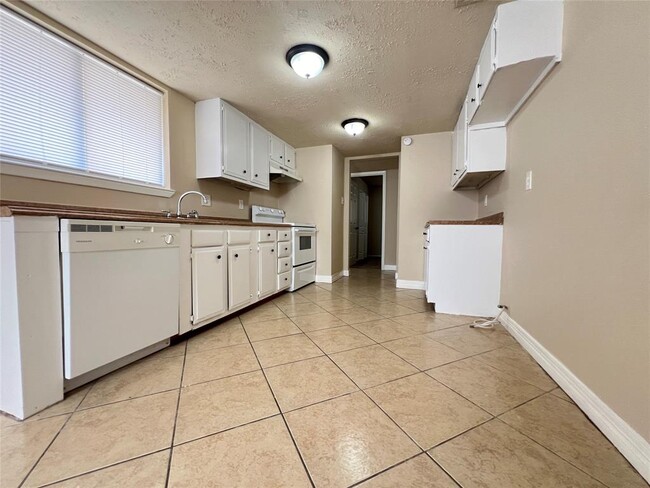 Foto del edificio - 7311 Millbrae Ln