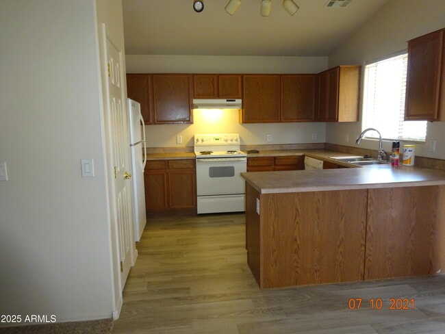 Building Photo - 11213 W Chase Dr