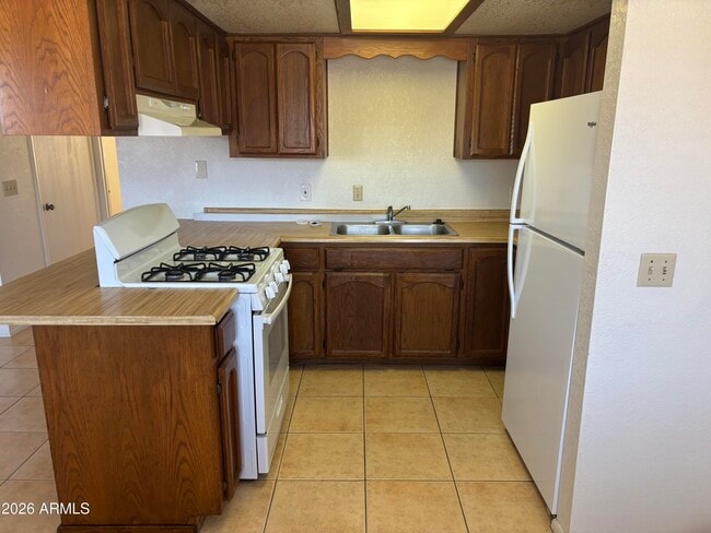 Building Photo - 1628 E Birch St