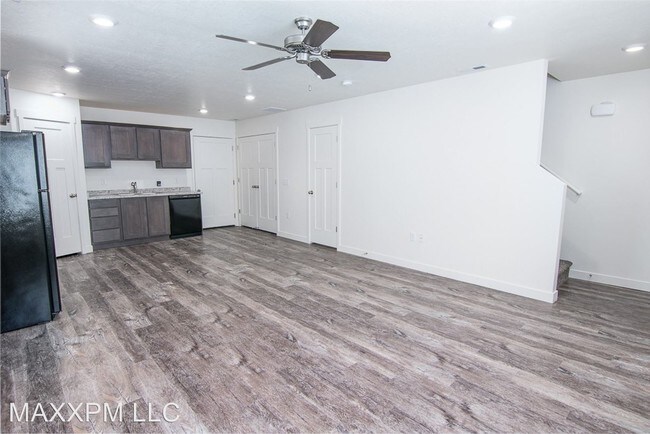 Building Photo - 3 br, 2.5 bath House - 4222 E O'Connell Ln