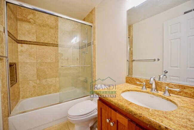 Building Photo - 39 Forest Ln