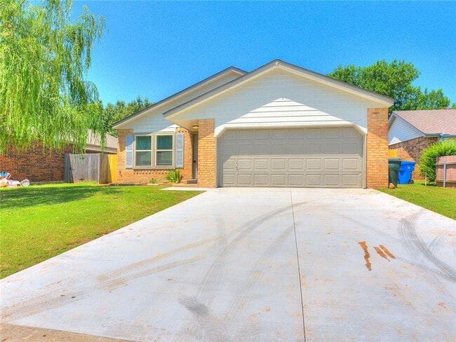 Spacious remodeled 3 bedroom home in East Norman. - Spacious remodeled 3 bedroom home in East Norman.